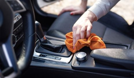 Auto Innenraum Reinigung und Pflege 